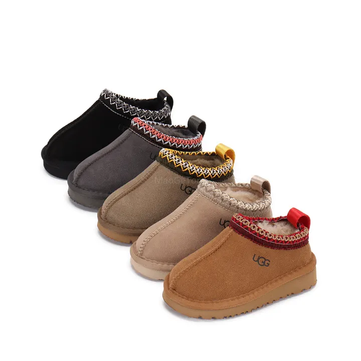 UGG 4256