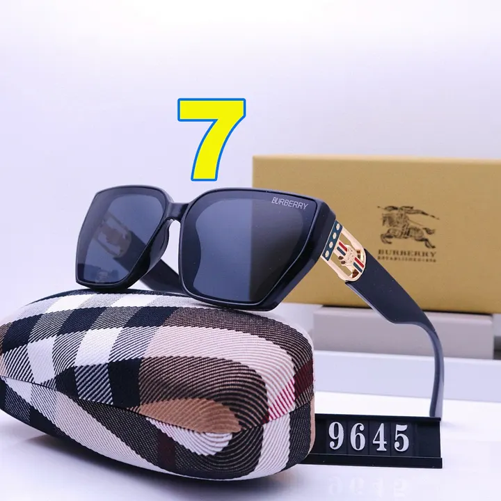 Burberry 4582