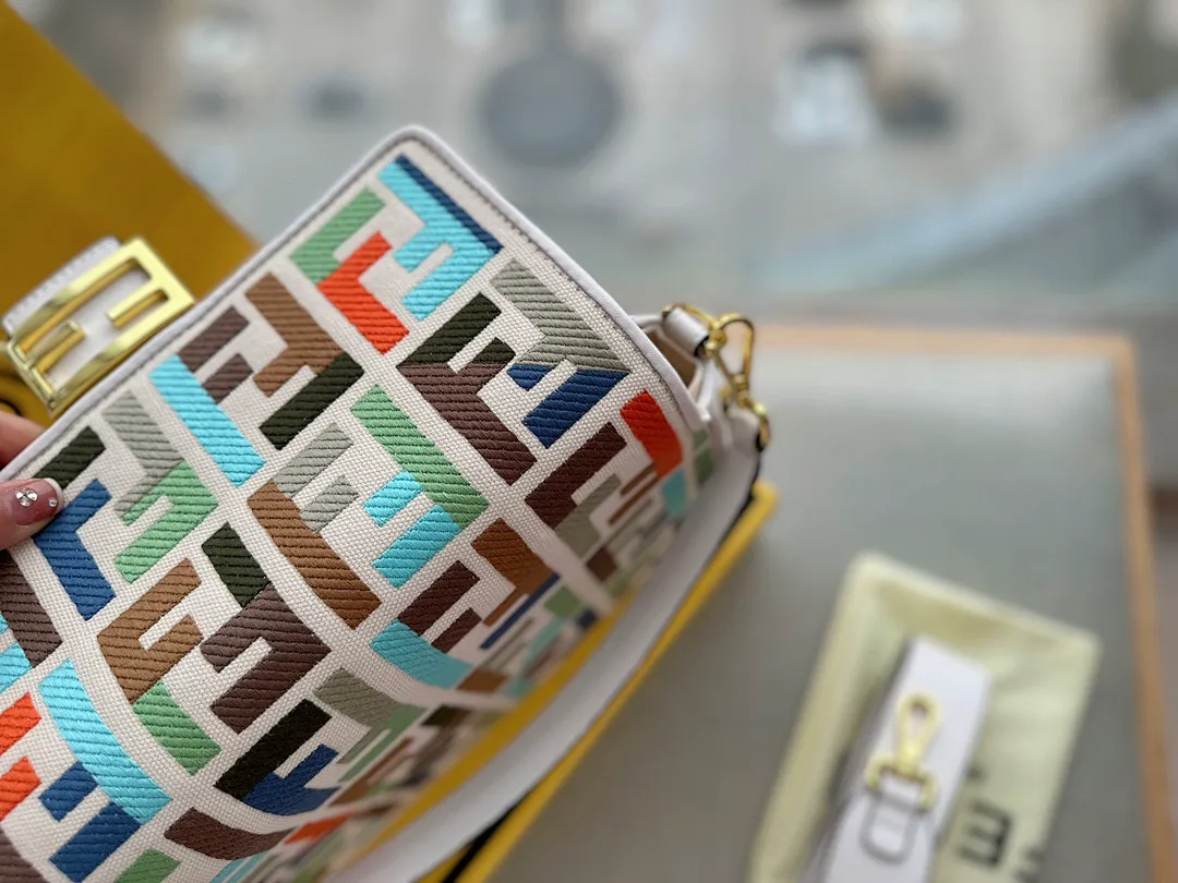 Fendi 4725J תמונה 6