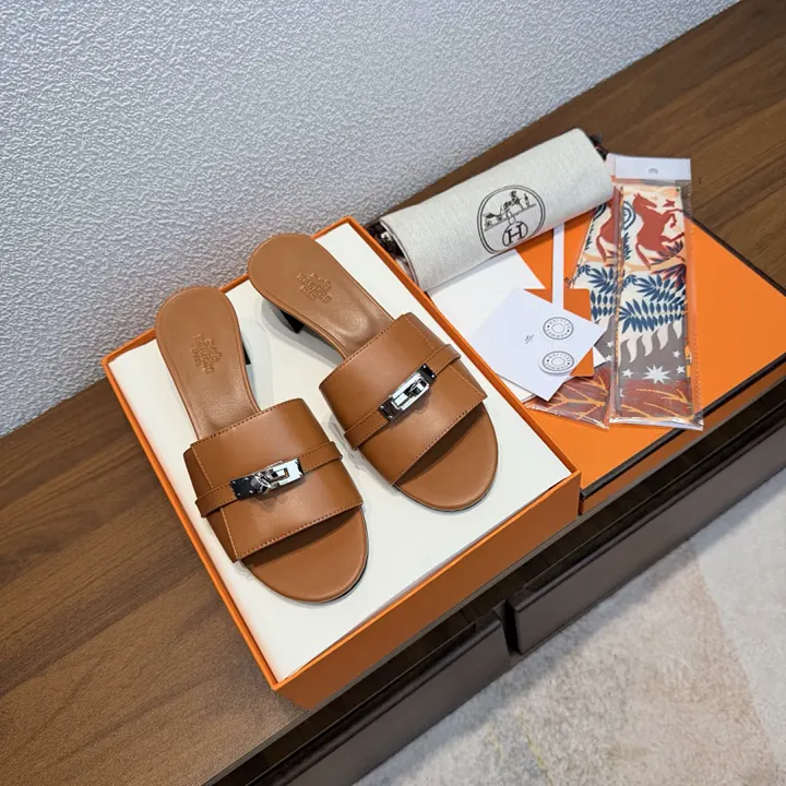 Hermes 4774