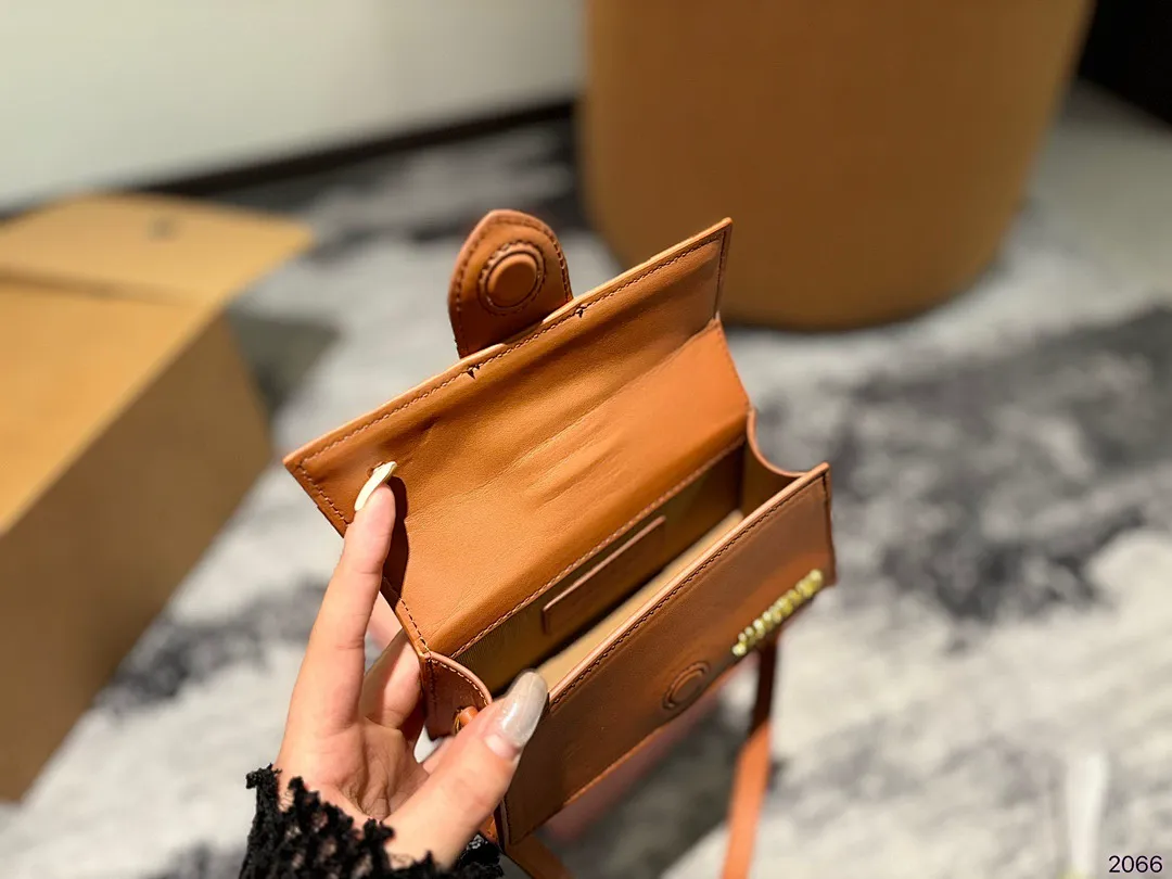 Jacquemus 4821J תמונה 11