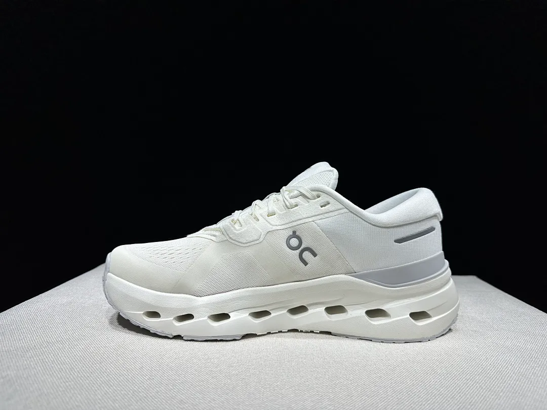 On Cloud 4867 תמונה 30