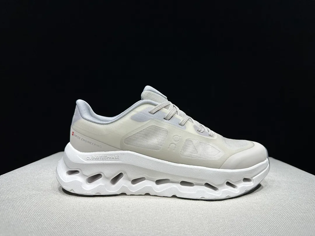 On Cloud 4868 תמונה 13