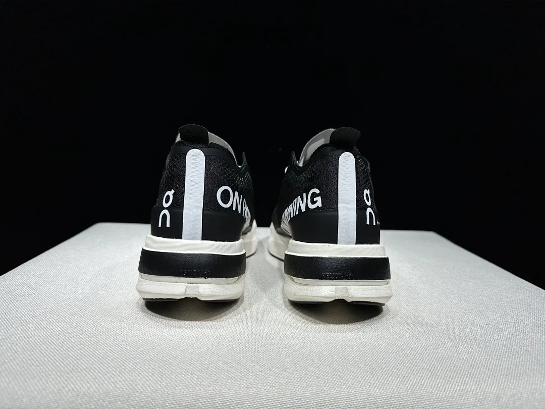 On Cloud 4875 תמונה 90