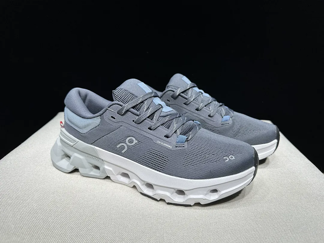 On Cloud 4878 תמונה 42
