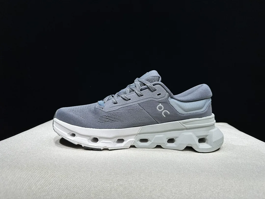 On Cloud 4878 תמונה 44