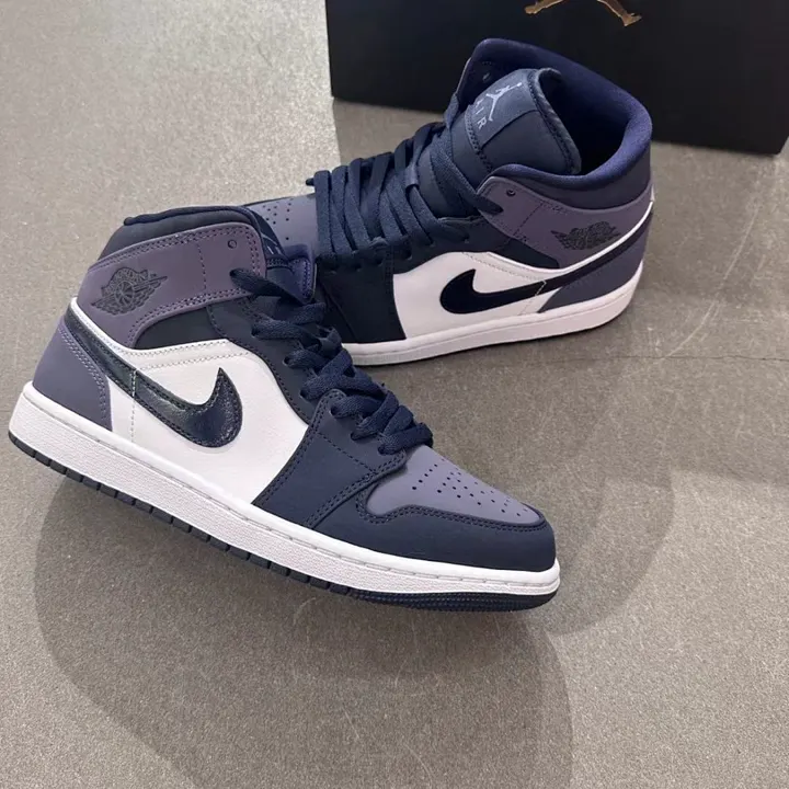 Nike 4884