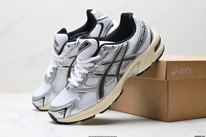 Asics 4900