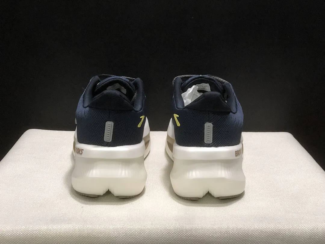 Brooks 5257 תמונה 104