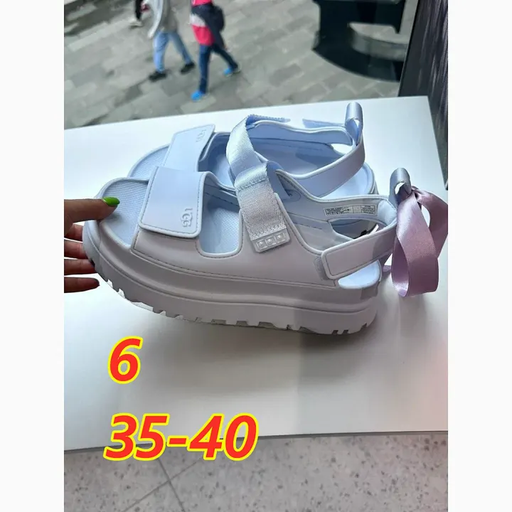UGG 5403