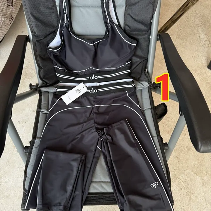 alo yoga 5813