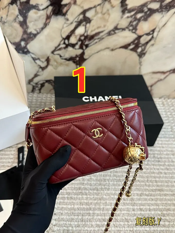 Chanel 6076