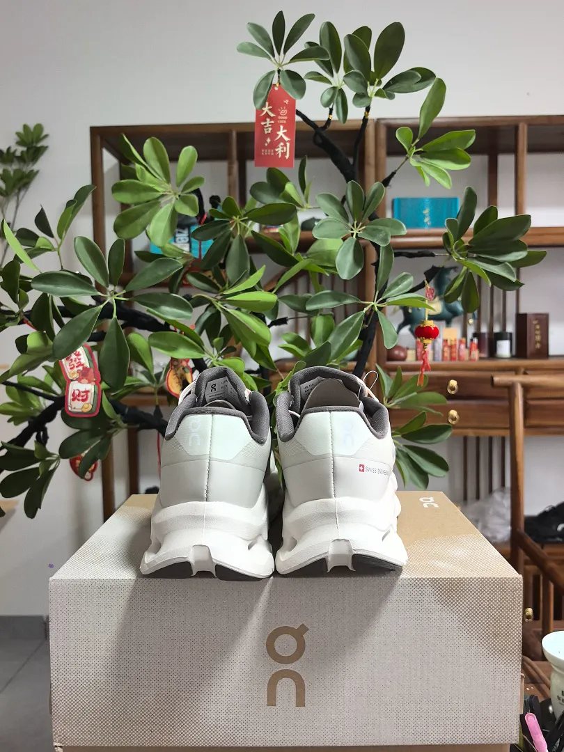 On Cloud 6546 תמונה 9