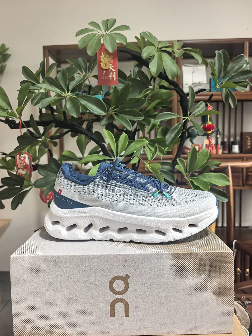 On Cloud 6548 תמונה 7