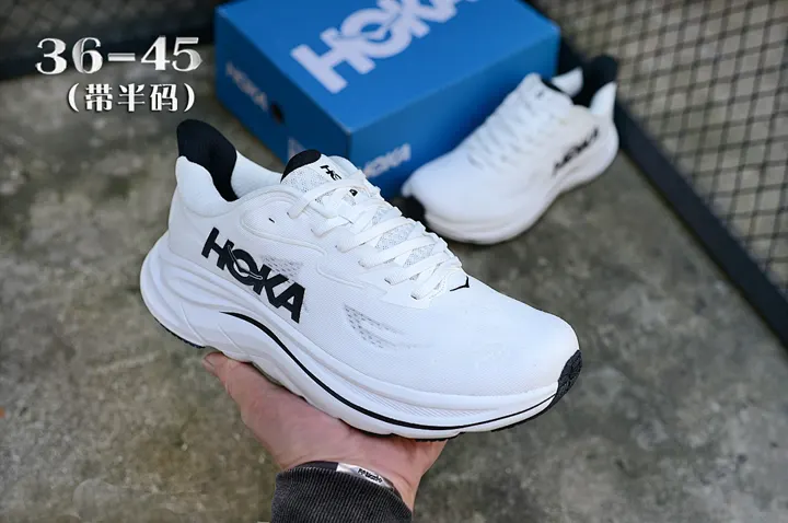 Hoka One One 99TT