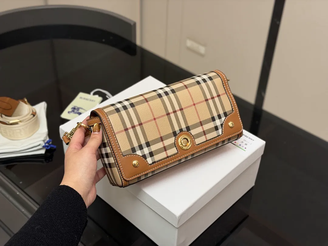 Burberry BBRB09 תמונה 2