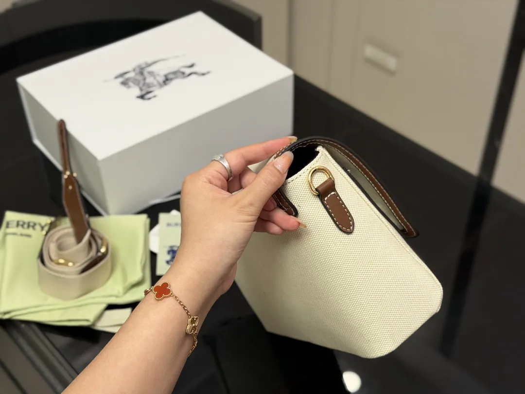 Burberry BBRB16 תמונה 6