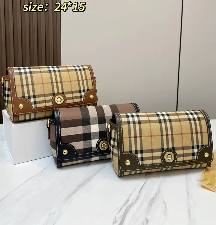 Burberry BBRB17
