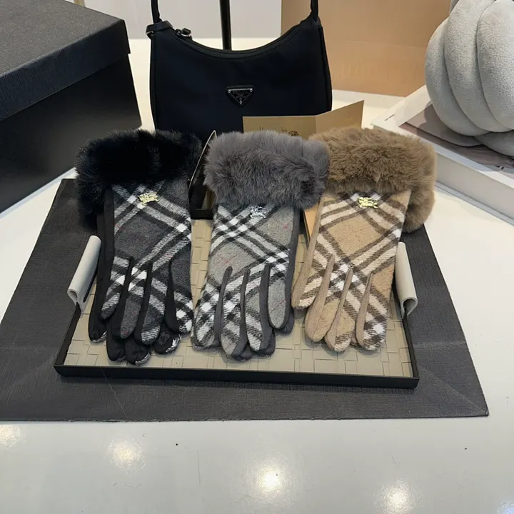 Burberry BBRST01