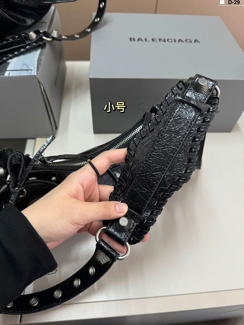 Balenciaga BNSBB002 תמונה 4