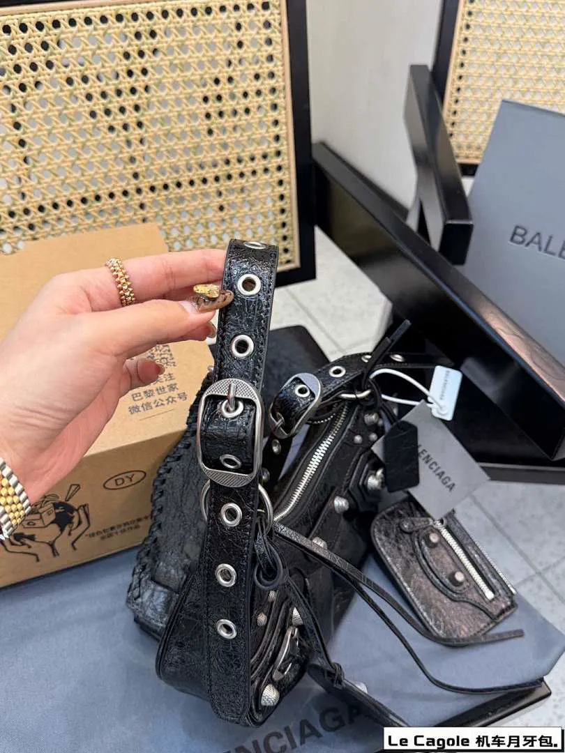 Balenciaga BNSBB003 תמונה 15