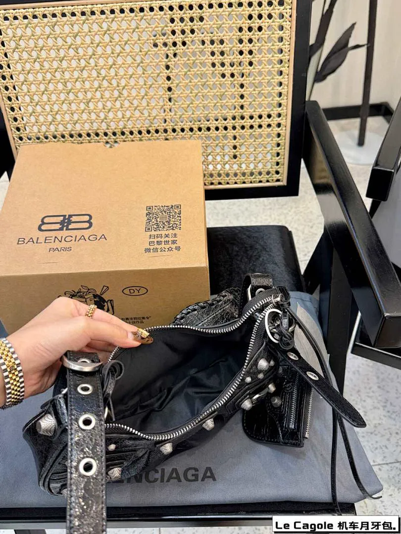 Balenciaga BNSBB003 תמונה 18