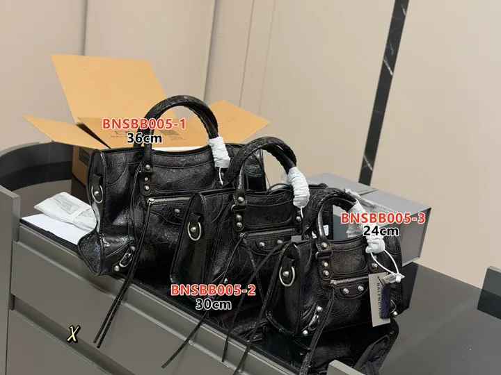 Balenciaga BNSBB005