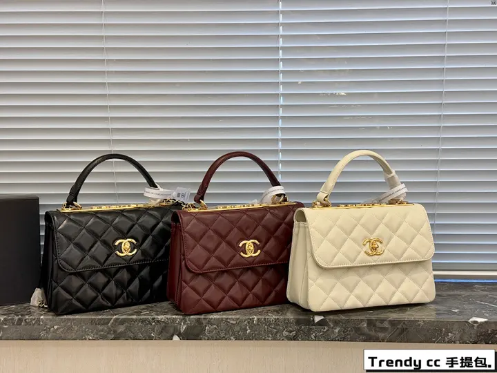 Chanel CHNB08