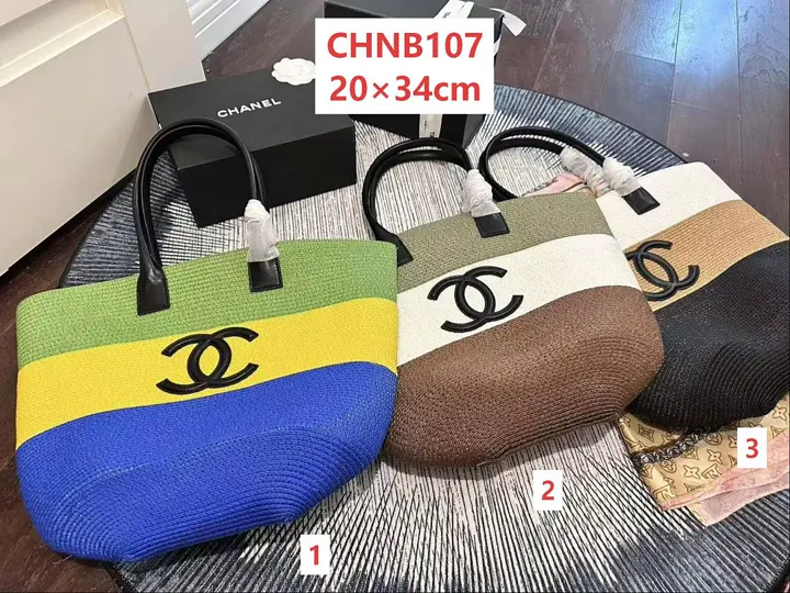 Chanel CHNB107