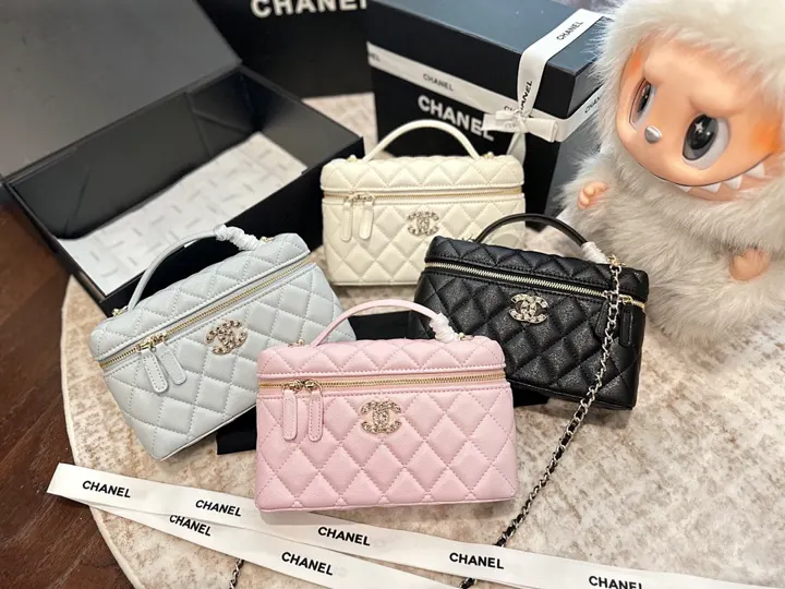 Chanel CHNB32