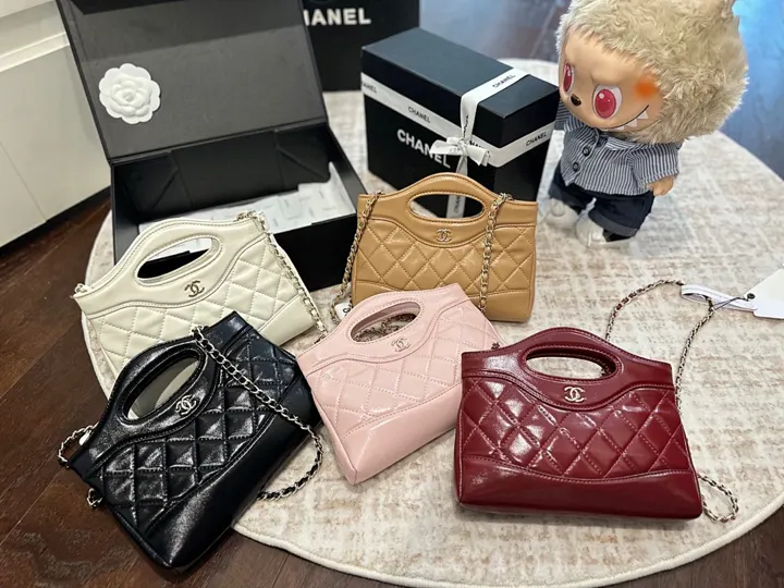 Chanel CHNB54