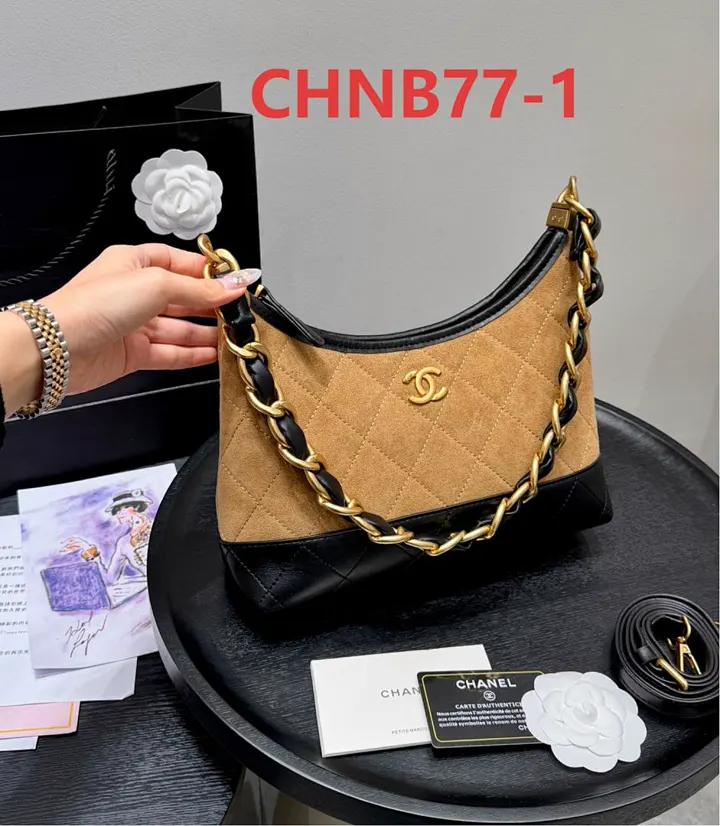 Chanel CHNB77