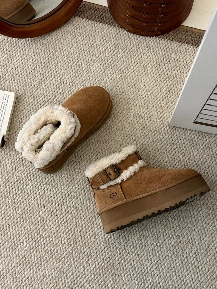 UGG D4F3