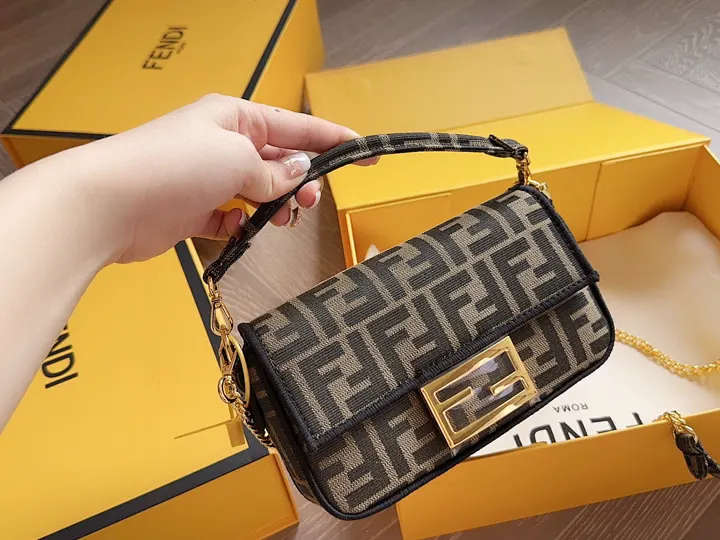 Fendi FDB01