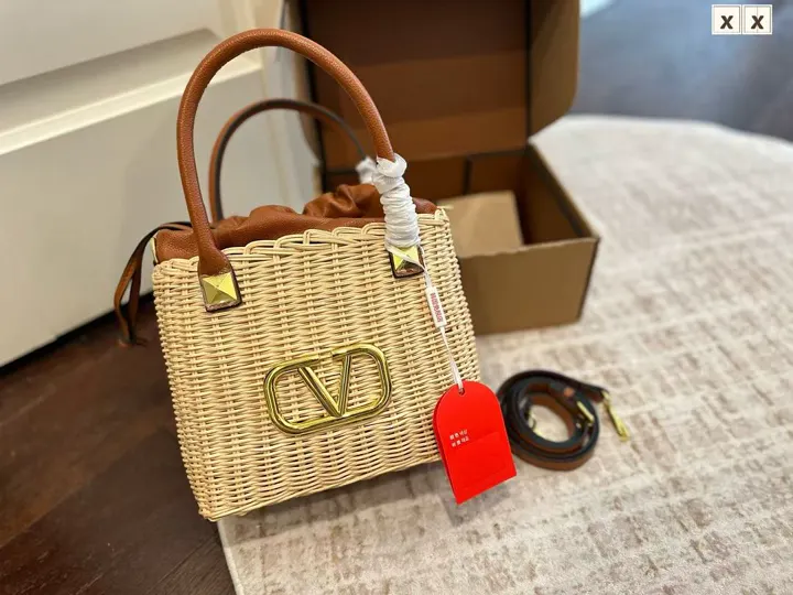 Valentino HLTBB015