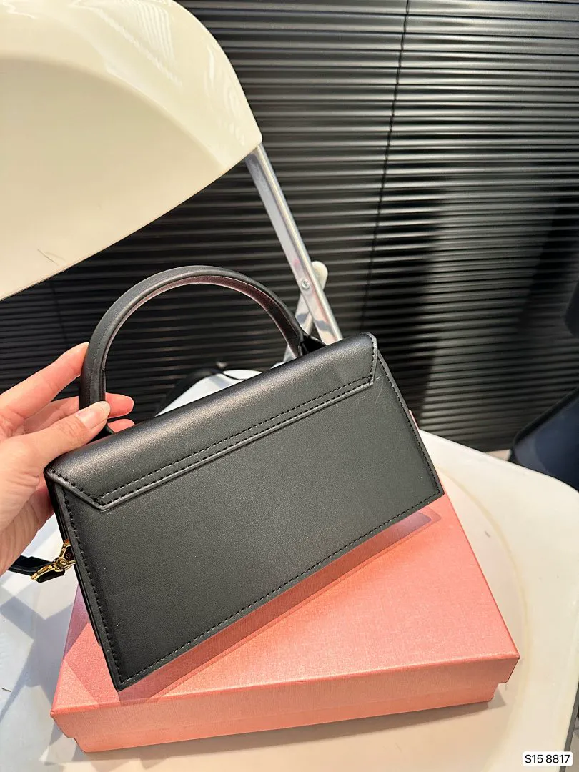 Jacquemus JACBB009 תמונה 8