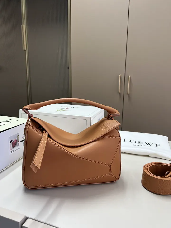 Loewe LEWB02