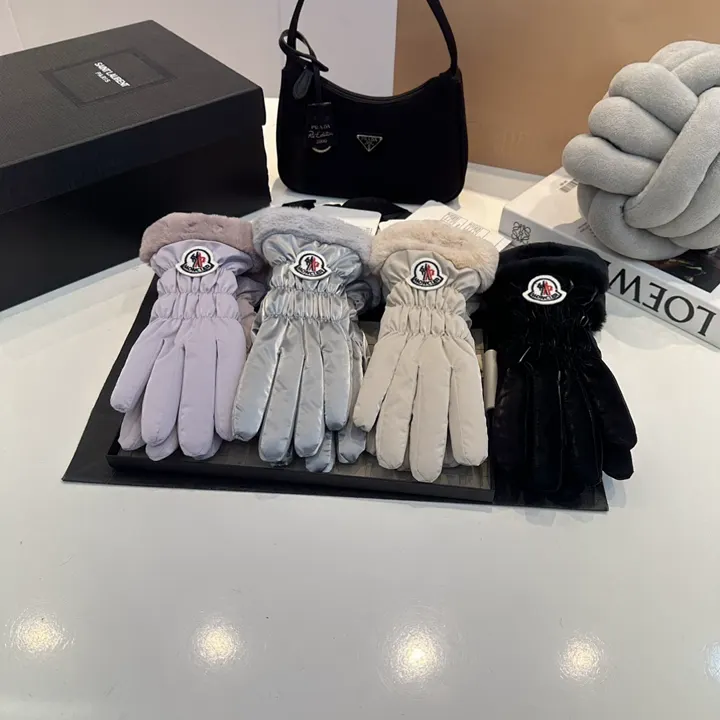 Moncler MCST01