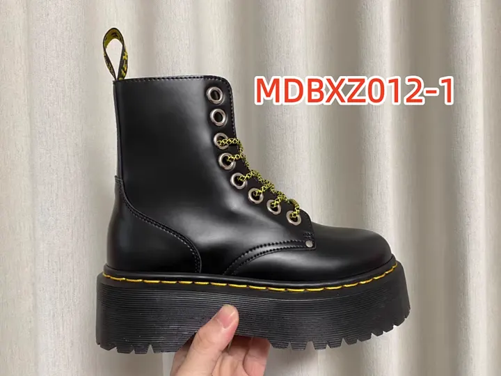 Dr. Martens MDBXZ012