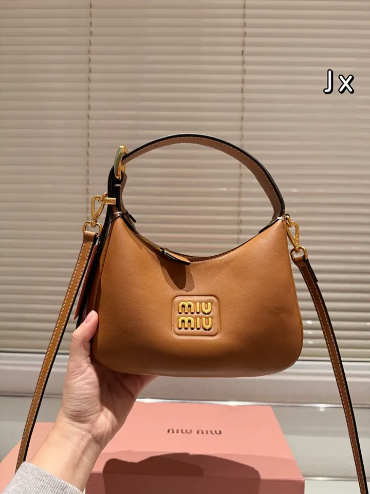MIUMIU MIUB09