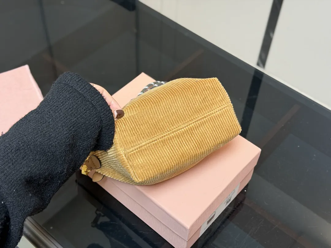 MIUMIU MIUB57 תמונה 5