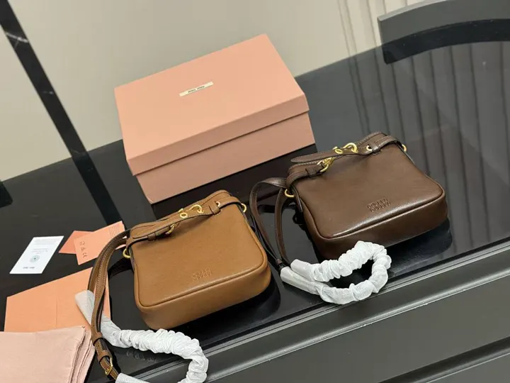 MIUMIU MIUB61
