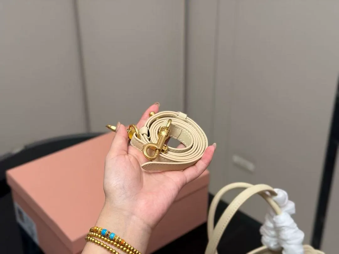 MIUMIU MIUBB027 תמונה 6