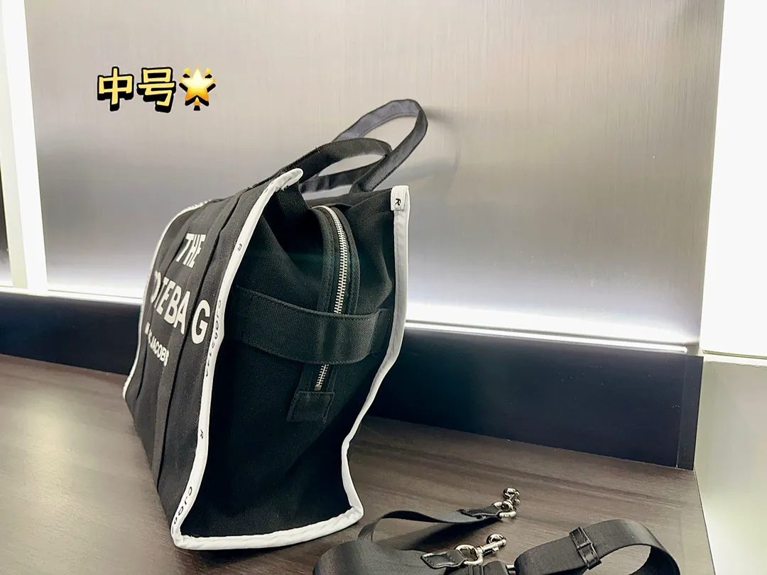 Marc Jacobs MYBBB002 תמונה 11