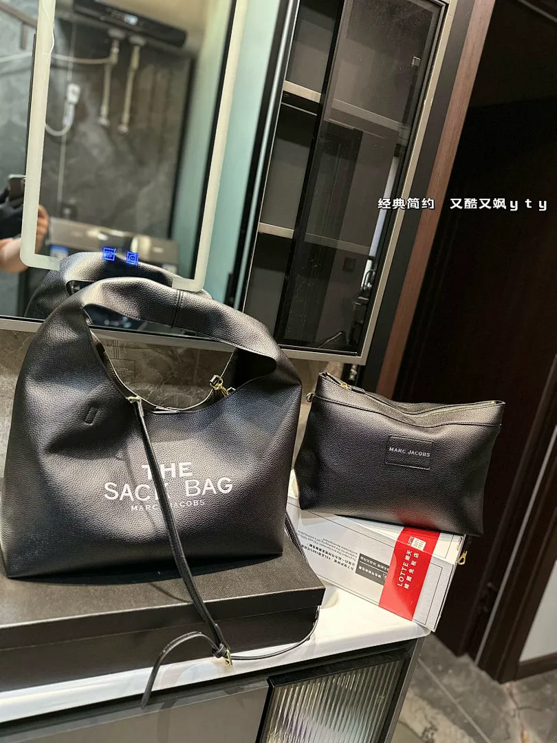 Marc Jacobs MYBBB009 תמונה 10