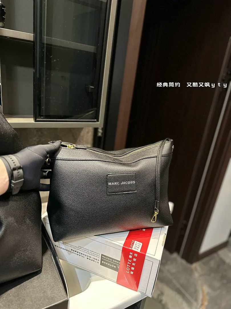 Marc Jacobs MYBBB009 תמונה 11