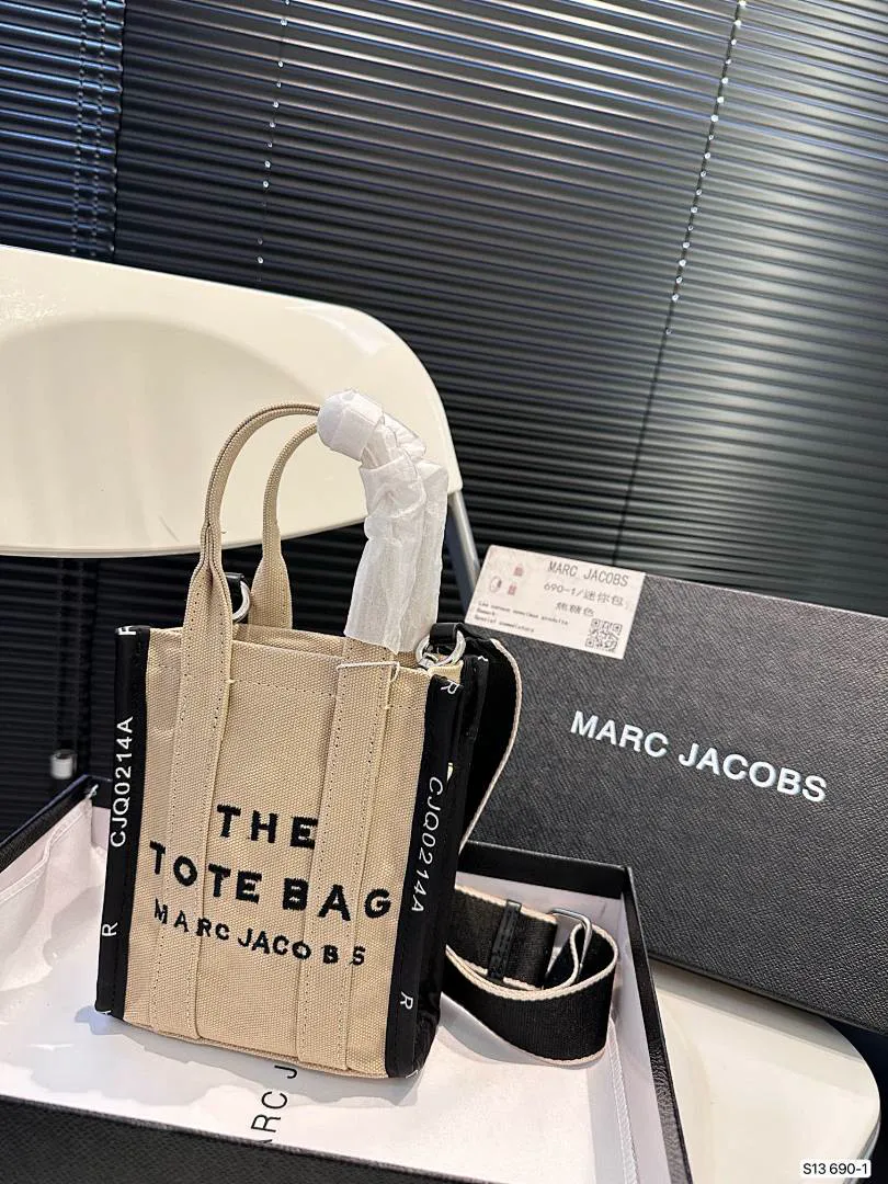 Marc Jacobs MYBBB010 תמונה 3