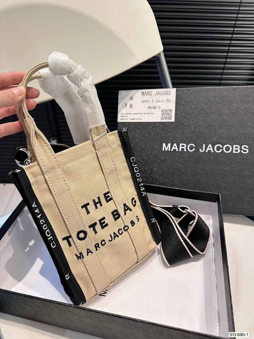 Marc Jacobs MYBBB010 תמונה 4