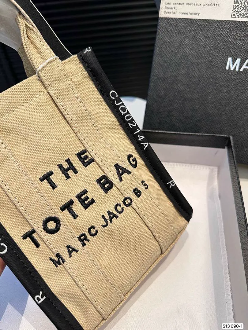 Marc Jacobs MYBBB010 תמונה 6