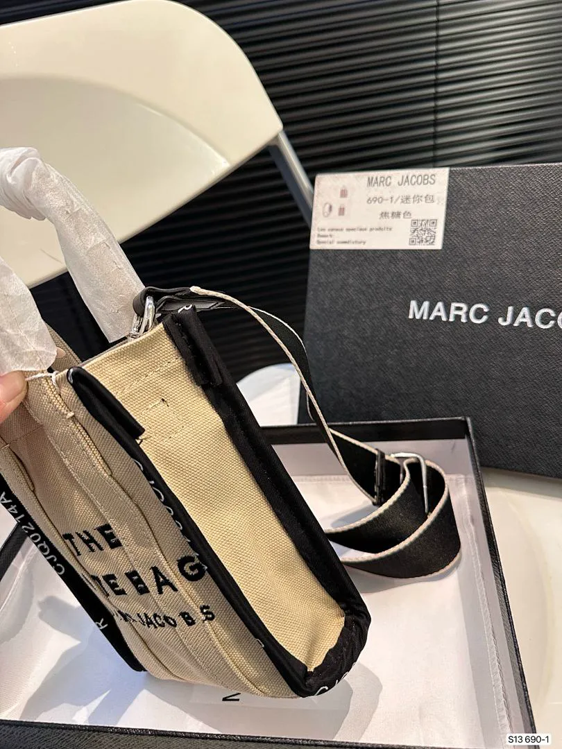 Marc Jacobs MYBBB010 תמונה 7